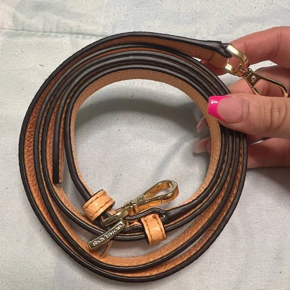 Michael Kors crossbody - Picture 3 of 10